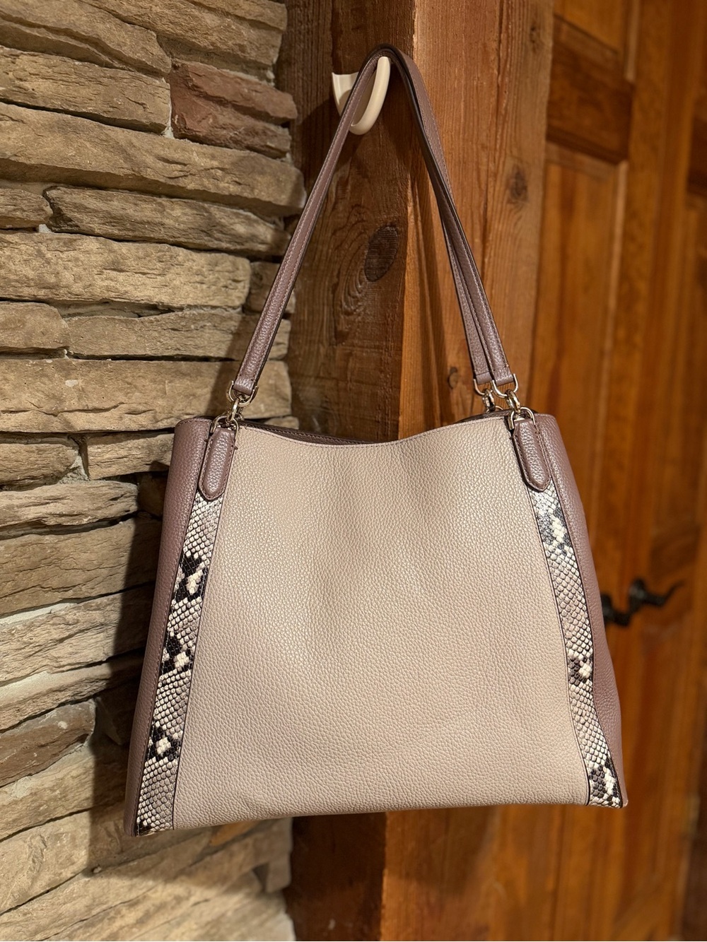 Kate Spade NWOT Color block Pebbled Leather Triple Compartment Tote Snake Print - Picture 3 of 11